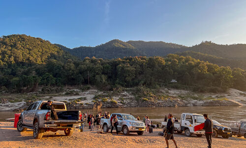 Pak Beng Cars and Travelers
